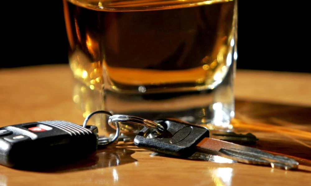 Ελλάδα: Το 13,7% των ατόμων που διασκεδάζουν το ΣΚ ξεπερνάει το επιτρεπτό όριο αλκοόλ